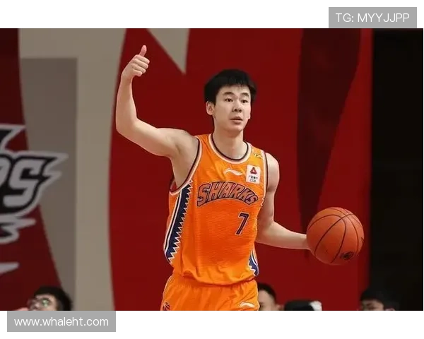 爱德华兹第三次荣登《SLAM》封面成为篮球界传奇人物再创辉煌